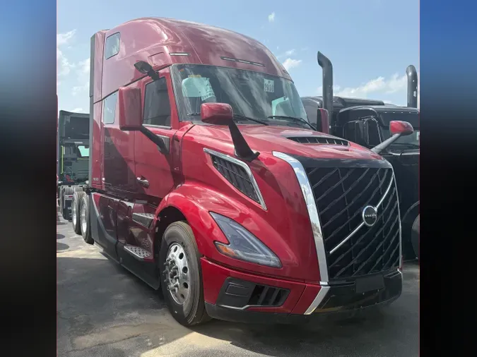 2025 VOLVO TRUCK VNL64TV04