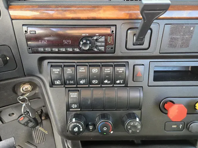 2019 International LT625cd5a121a110f96285b5311595ffc35e0