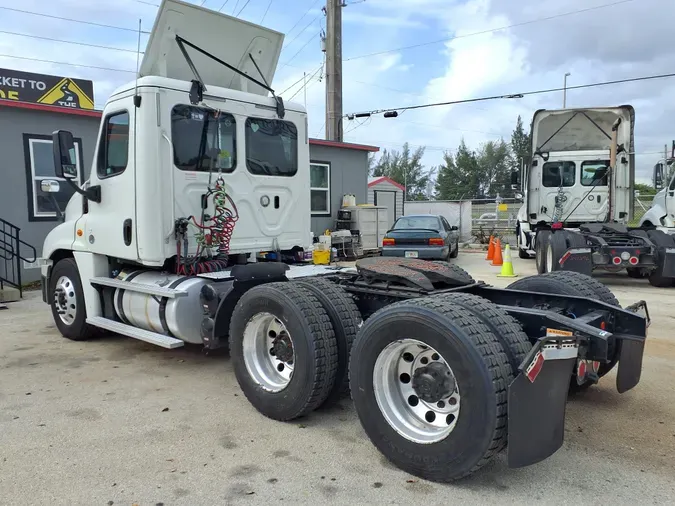 2018 FREIGHTLINER/MERCEDES CASCADIA 125