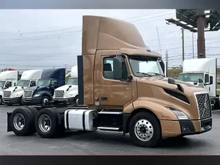 2022 VLV VNL64T