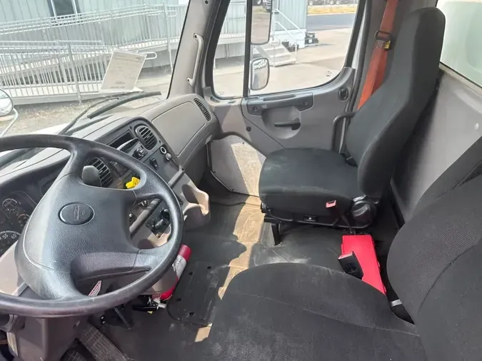 2019 FREIGHTLINER/MERCEDES M2 106