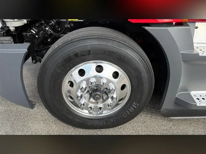 2023 FREIGHTLINER CA126