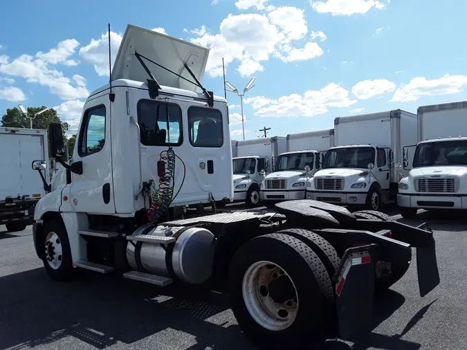 2016 FREIGHTLINER/MERCEDES CASCADIA 125