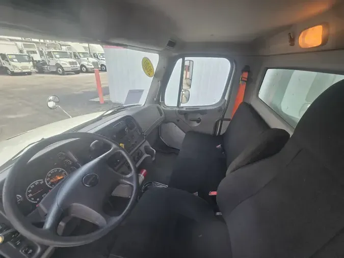 2020 FREIGHTLINER/MERCEDES M2 106