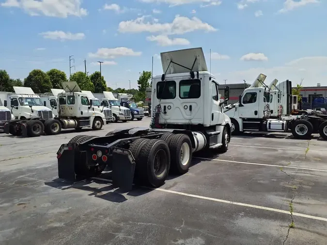 2018 FREIGHTLINER NEW CASCADIA PX12664