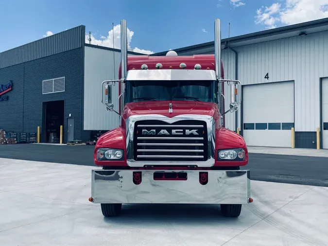 2023 MACK GR64FT84