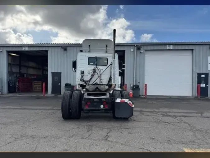 2019 VOLVO VNR42T 300