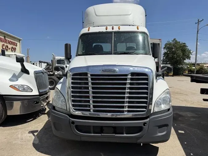 2015 FREIGHTLINER CASCADIA 125cd7027bb15535676ae335b05d9de6bfd