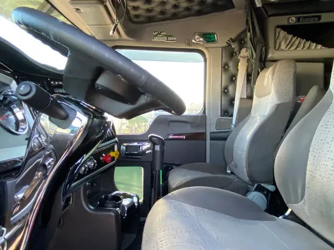 2021 Kenworth W900L