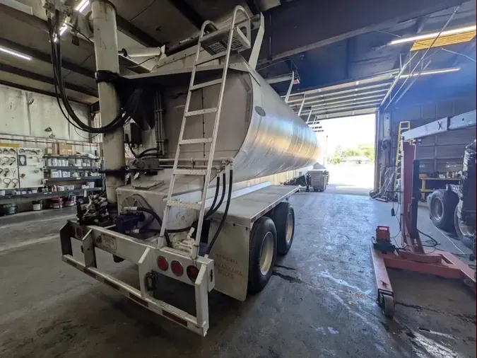 2016 LEDWELL BODY CO 40' TANKER