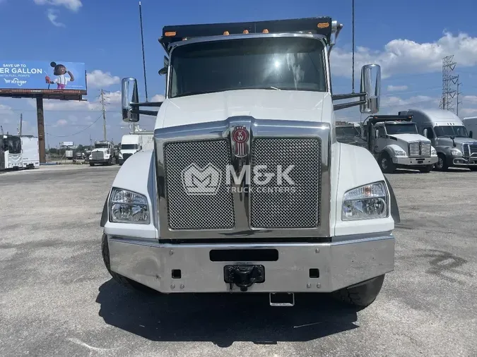 2023 KENWORTH T880