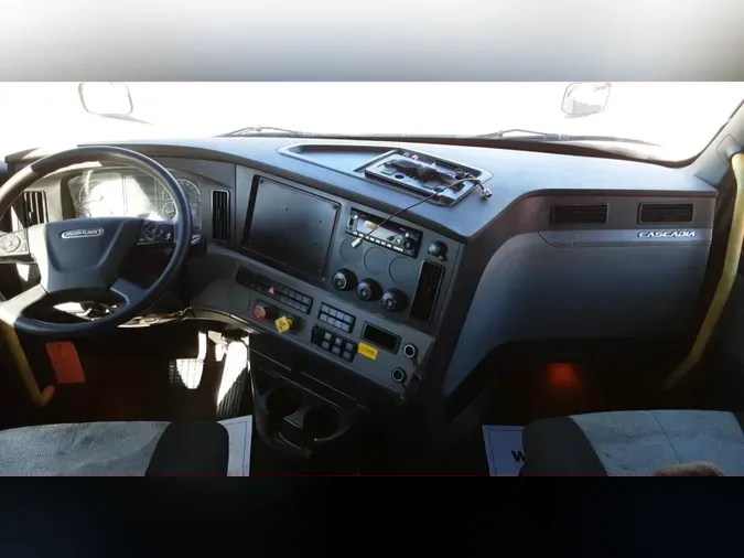2022 Freightliner Cascadia 126