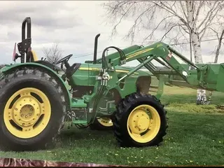 2011 John Deere 5075M
