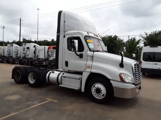 2019 FREIGHTLINER/MERCEDES CASCADIA 125