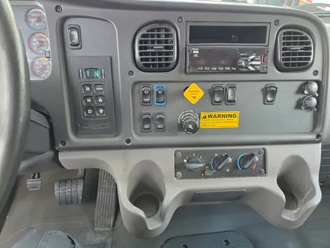 2019 FREIGHTLINER M2 106