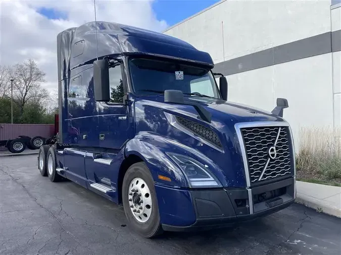 2021 VOLVO VNL760