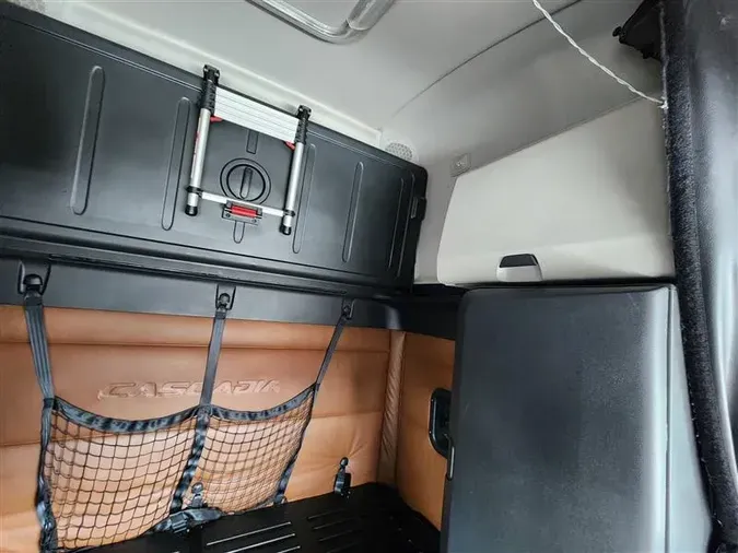 2022 FREIGHTLINER CASCADIA