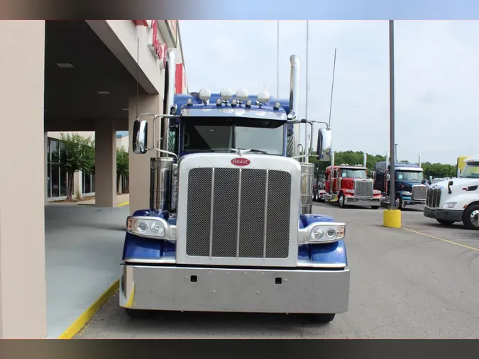 2024 Peterbilt 389
