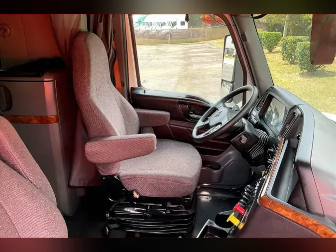 2022 INT LT625 6x4