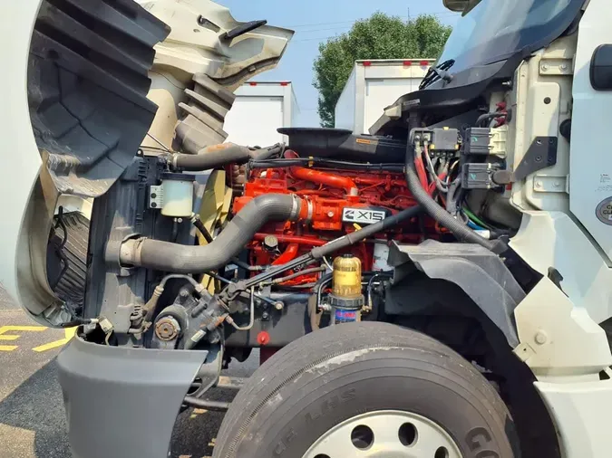 2019 NAVISTAR INTERNATIONAL LT625 SLPR CAB