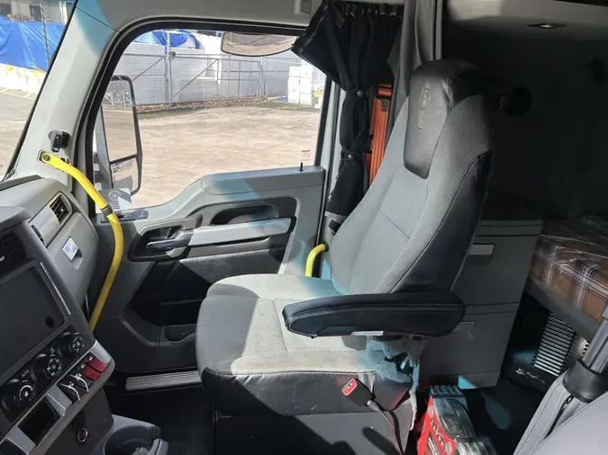 2021 Kenworth T680