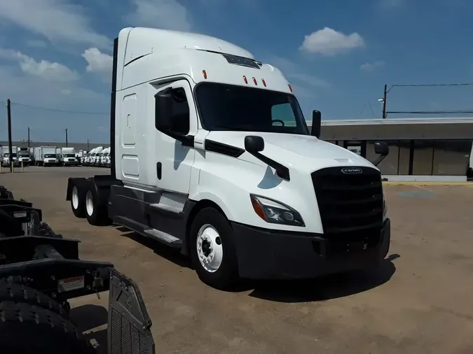 2019 FREIGHTLINER/MERCEDES CASCADIA