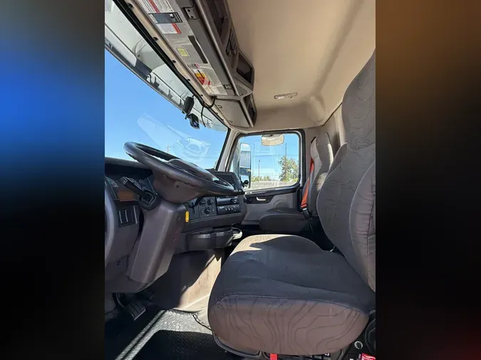 2018 VOLVO VNL64TRACTOR