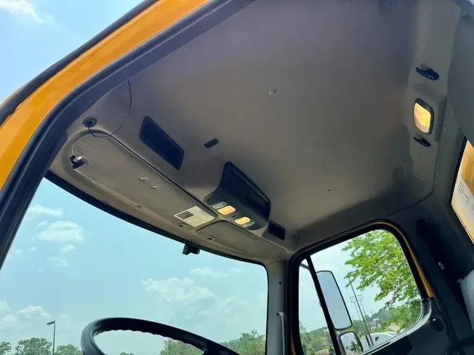 2019 Freightliner Business Class M2 106