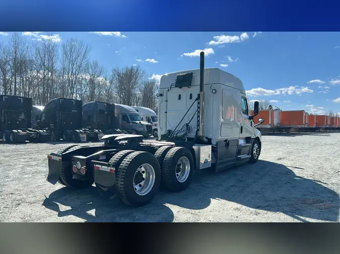 2022 Freightliner Cascadia 126