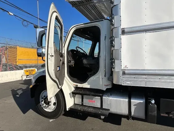 2017 Freightliner M2