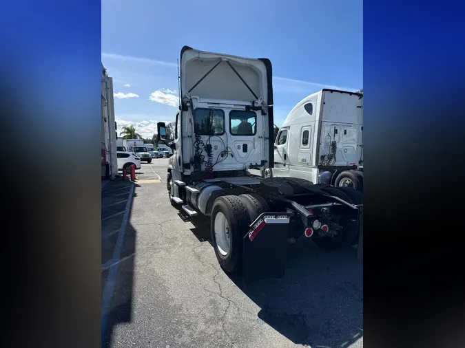 2017 FREIGHTLINER/MERCEDES CASCADIA 113cd8ee2001b76c7d011e984a4959faa33