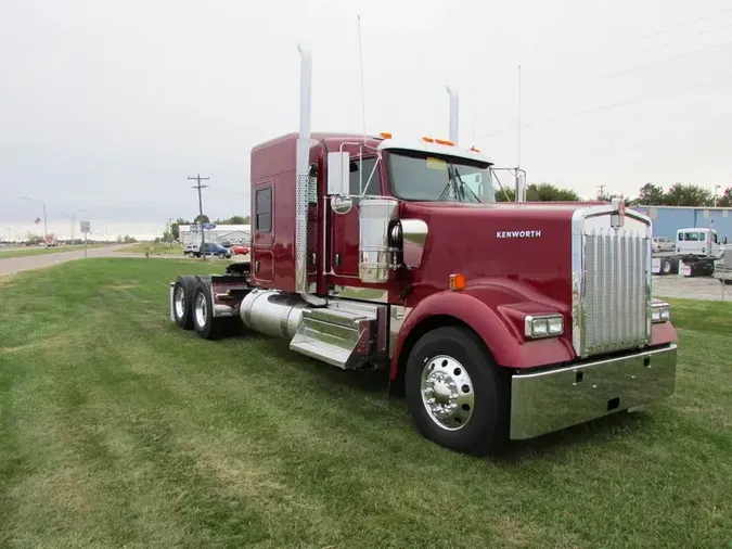 2026 Kenworth W900L