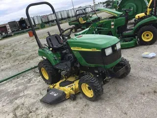 2004 John Deere 2210