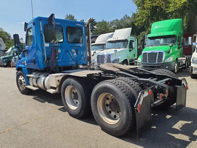 2018 FREIGHTLINER/MERCEDES CASCADIA 125