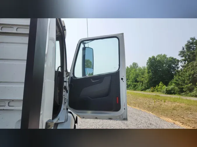 2019 Volvo VNL300