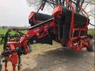 2015 Kuhn MERGE MAXX 902