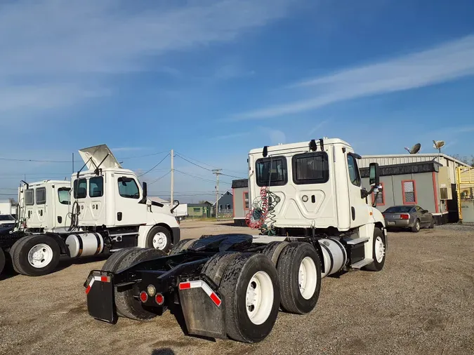 2018 FREIGHTLINER/MERCEDES CASCADIA 125