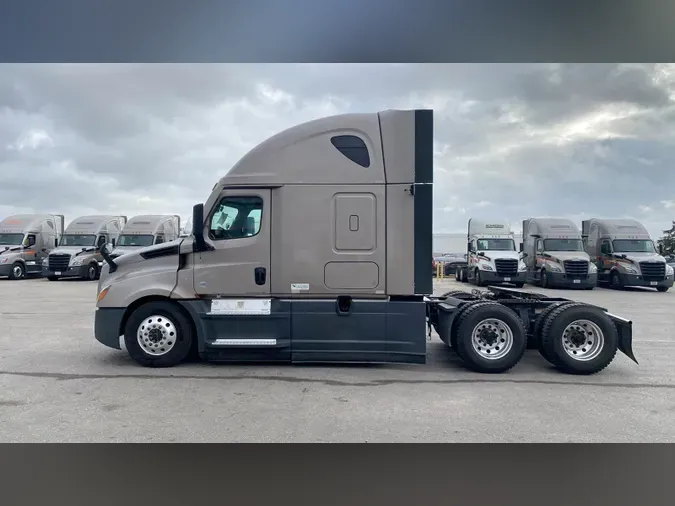 2024 Freightliner Cascadia 126