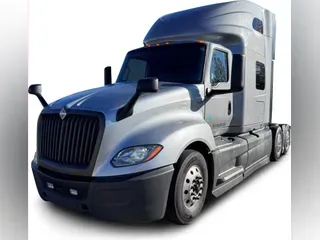 2022 International LT625