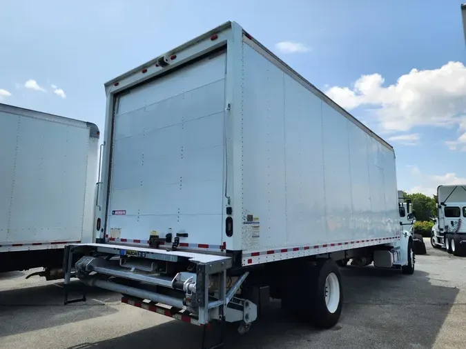 2018 FREIGHTLINER M2 106