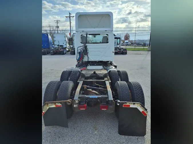 2019 NAVISTAR INTERNATIONAL LT625 DAYCAB T/A