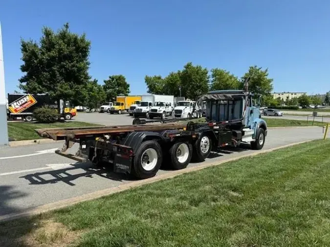 2020 International HX620