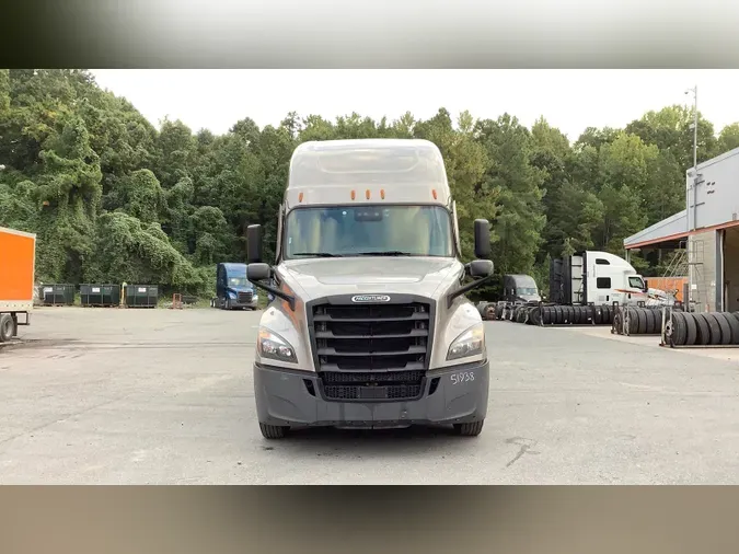 2021 Freightliner Cascadia 126