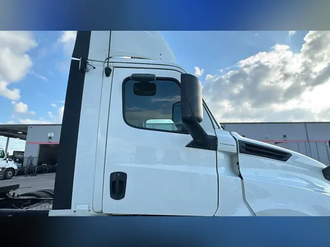 2019 Freightliner Cascadia 126cdb114f5bb5bfc6b820636e8785b4cc8