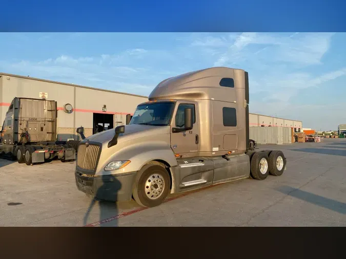 2022 International LT