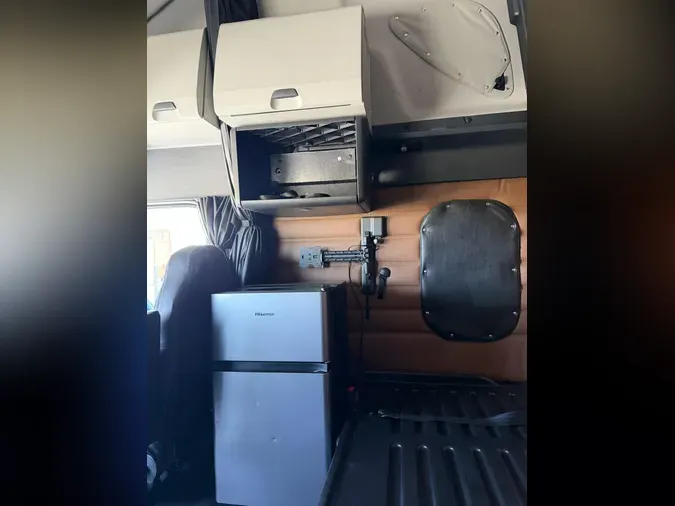 2023 Freightliner Cascadia