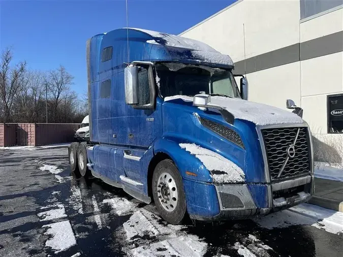 2021 VOLVO VNL760