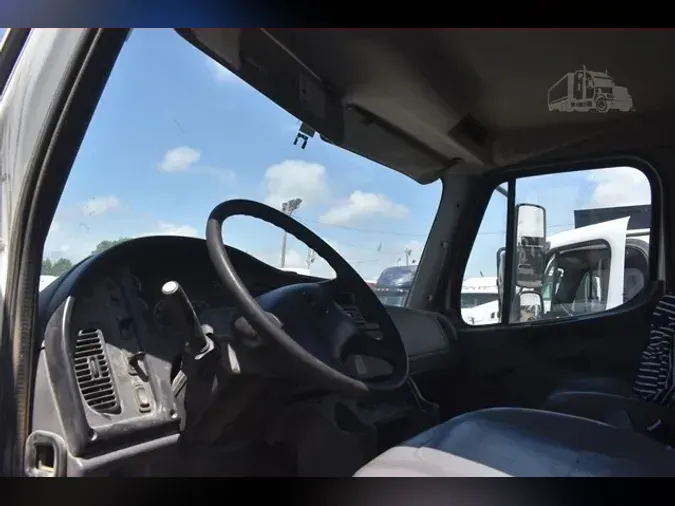 2013 FREIGHTLINER BUSINESS CLASS M2 106