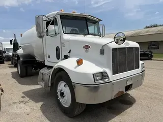 2002 PETERBILT 330