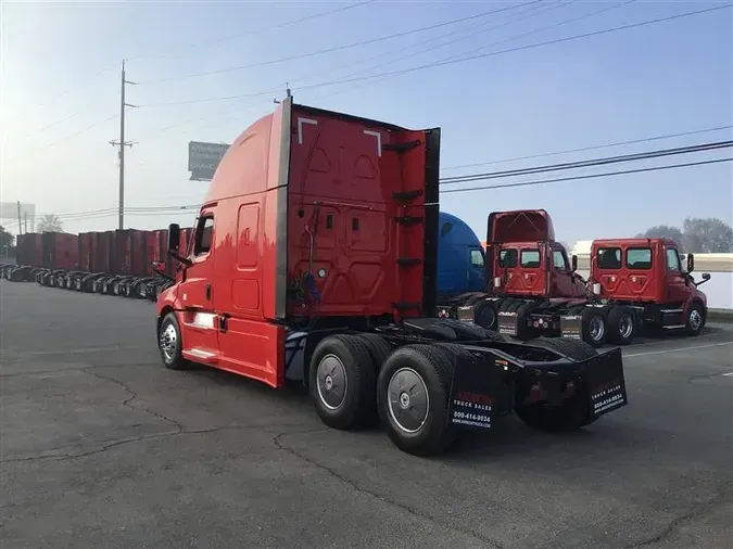 2022 FREIGHTLINER CASCADIA